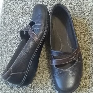 Clarks leather slip-ons